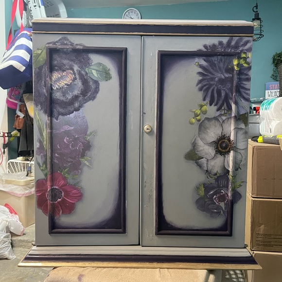 Meet your Posher, Valerie - Picture 2 of 3